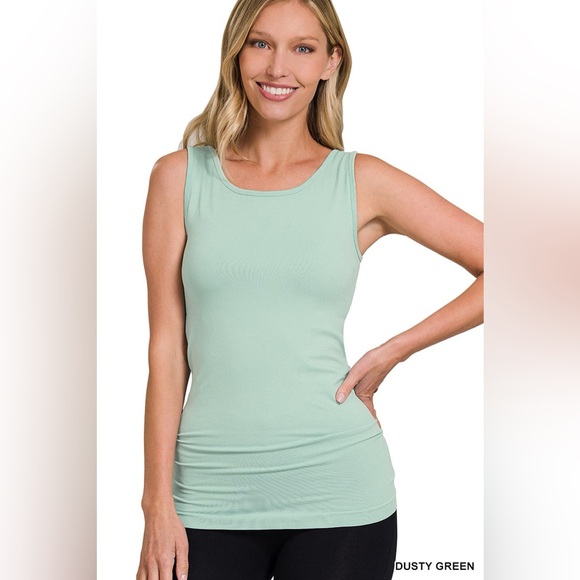 Zenana Outfitters Tops - Zenana Scoop Neck Seamless Tank Top
